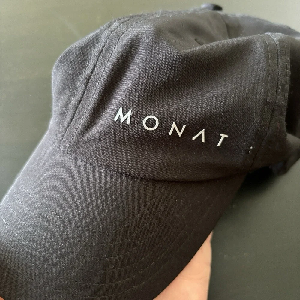 Monat Black Running Hat Stretch Strapback OSFM
